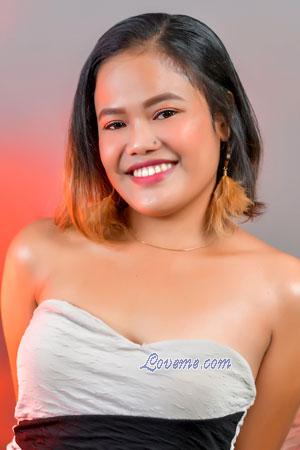 223739 - Bernadeth Idade: 21 - As Filipinas
