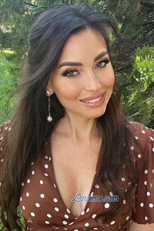 223802 - Yuliya Idade: 41 - Ucrânia