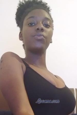 223993 - Rashanie Idade: 22 - Costa Rica