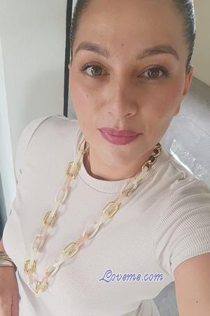 225118 - Evelyn Idade: 39 - Costa Rica