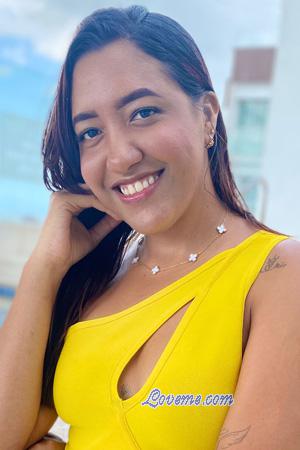 225126 - Karla Idade: 26 - Colômbia