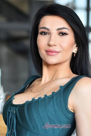 225257 - Yuliia Idade: 47 - Ucrânia