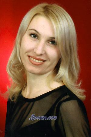 58990 - Renata Idade: 37 - Russia