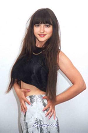 68869 - Elena Idade: 37 - Ucrânia