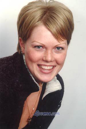 76370 - Anastasia Idade: 22 - Russia