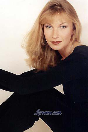 77494 - Nadezhda Idade: 41 - Russia